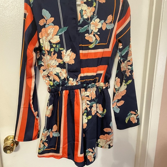 EUC Missguided Romper Size 4 (Small) - Picture 5 of 7